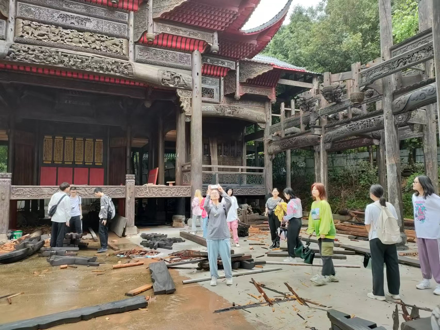 传统建筑修缮现场学习.jpg